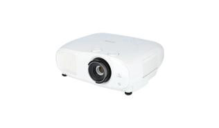 Projektor Epson EH-TW7000 3LCD 4K PRO-UHD (3840x2160, 16:9, 3000 ANSI, 40000:1, 3500h/5000h) (2xHDMI, 2xUSB 2.0, 1xmini USB, 1xAudio, BT)